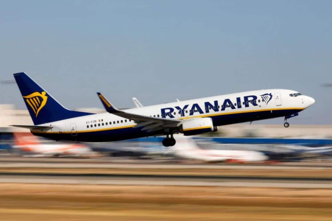  Ryanair     -   