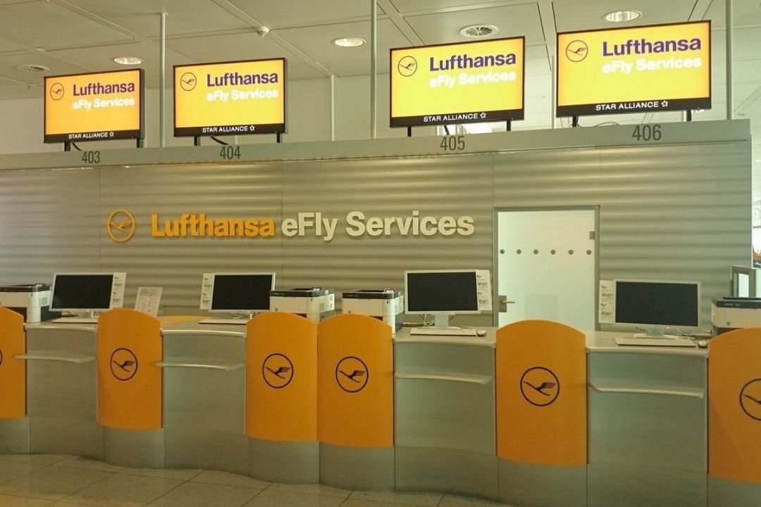 Lufthansa     ,    