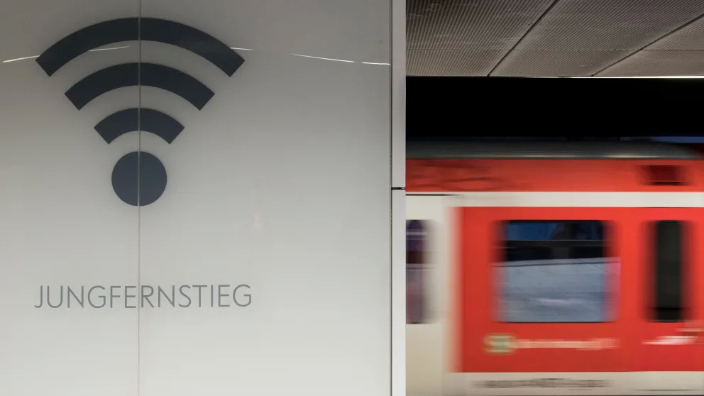   Deutsche Bahn:   Wi-Fi     