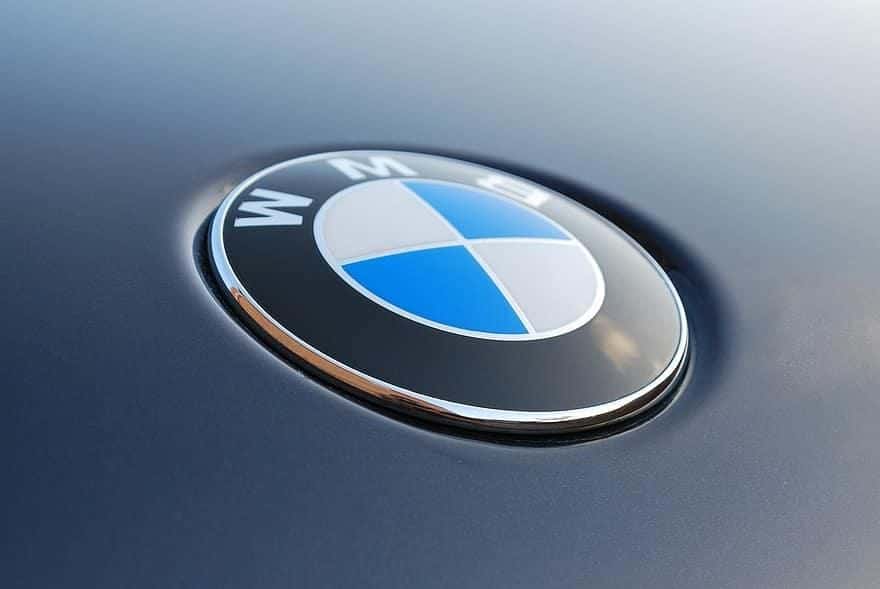      BMW M5 CS