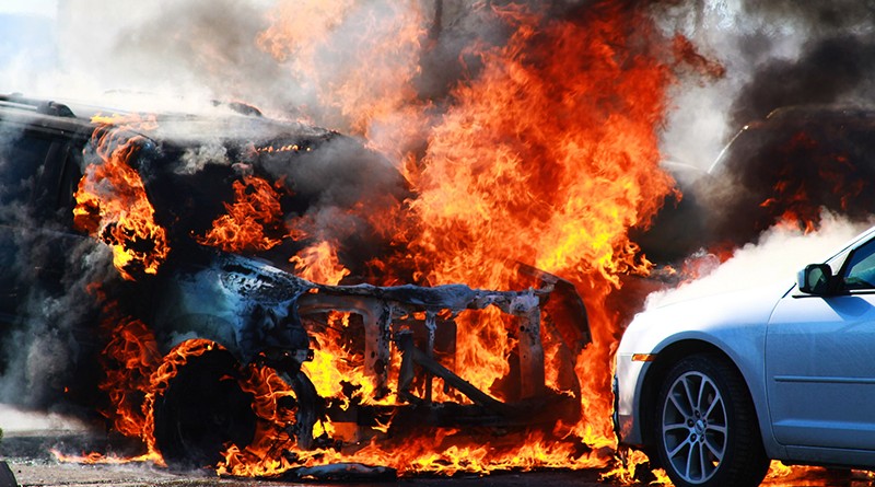 Общество: Бунт "против сытых желудков": массовые поджоги машин в Берлине