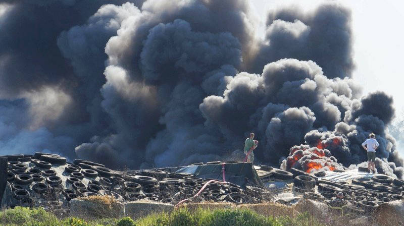 Новости: Сгорело 500 тонн соломы