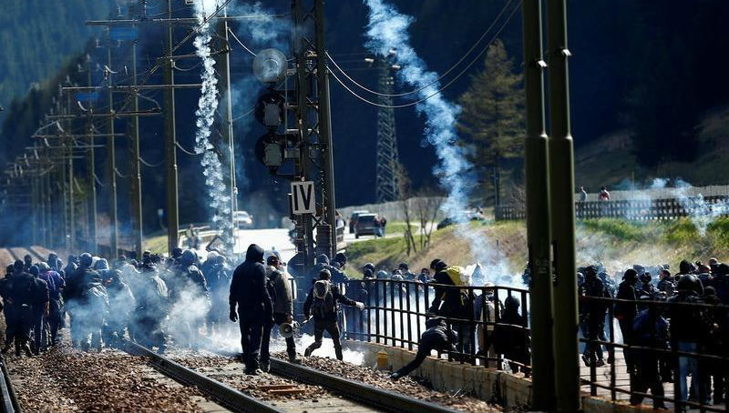 Новости: Столкновения на границе с Австрией