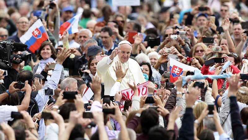 Новости: Папа может позволить женщинам быть диаконами