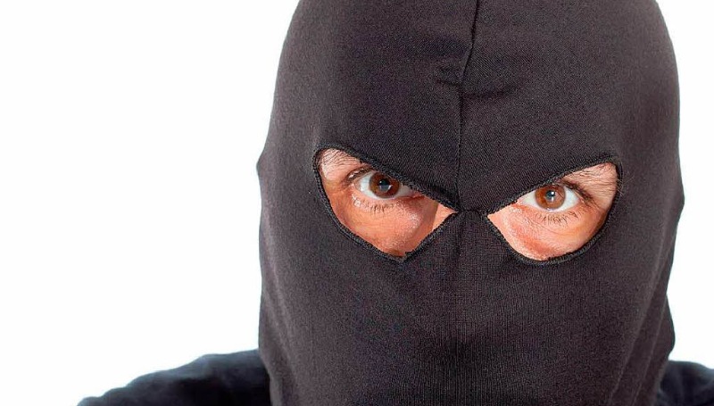 Новости: Человек в маске ограбил букмекеров