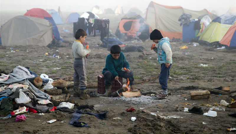 Новости: В Греции эвакуируют крупный лагерь беженцев