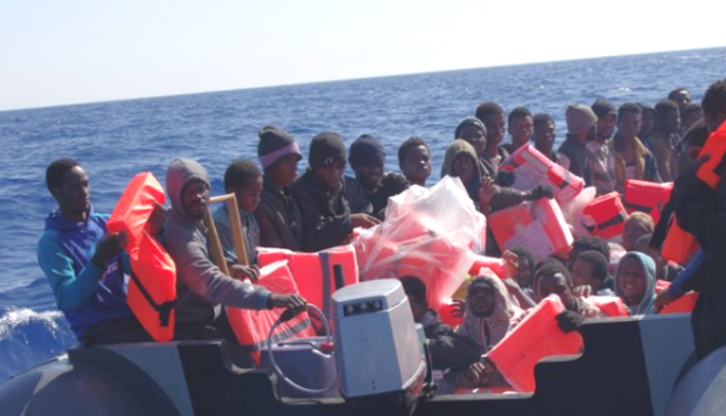 Новости: В море выловили две тысячи беженцев