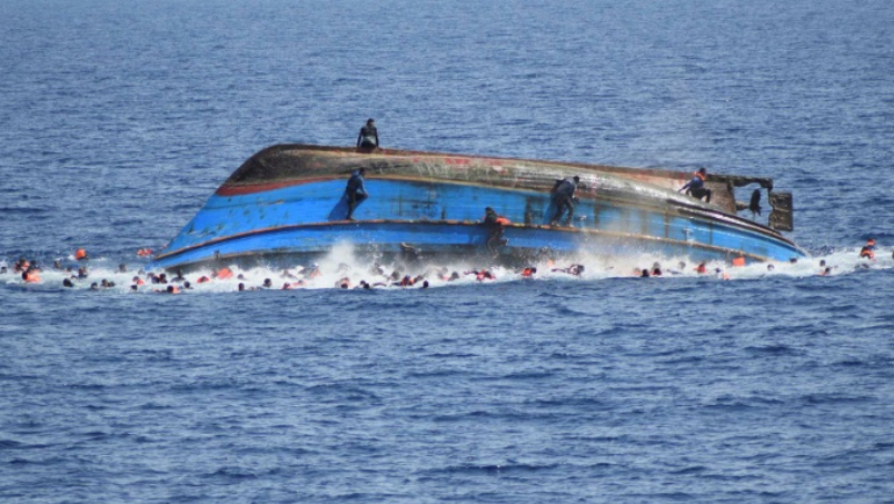 Новости: У берегов Ливии опрокинулась лодка с беженцами