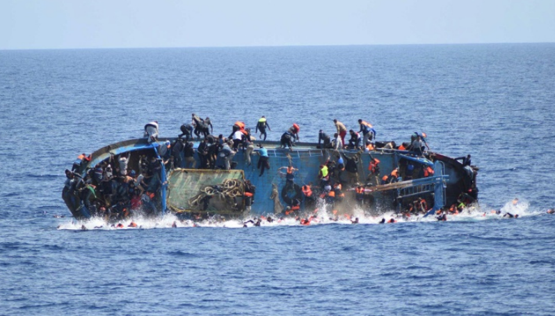 Новости: В Средиземном море утонули 700 беженцев