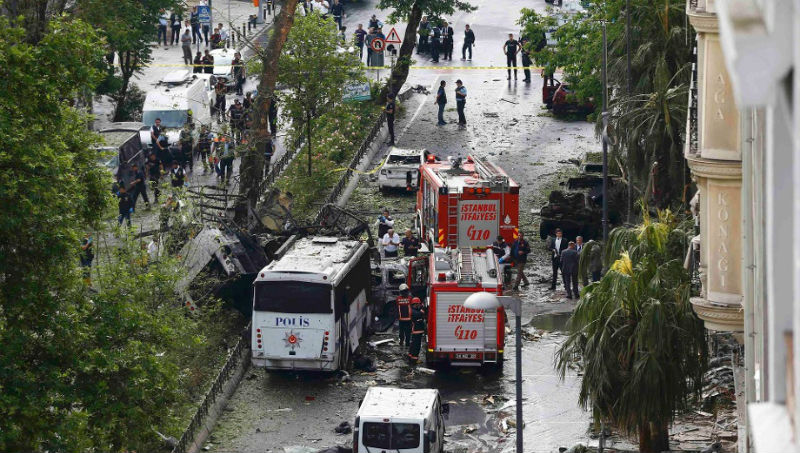 Новости: Взрыв в Стамбуле: 11 погибших и десятки раненых (обновлено)
