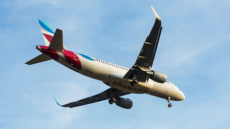 Новости: Самолет улетел — пассажиры остались