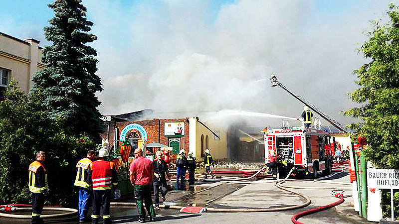 Новости: Масштабный пожар на ферме в Ветшау