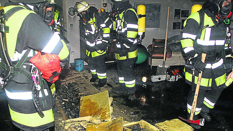 Новости: Пожар из-за дивана: 17 пострадавших