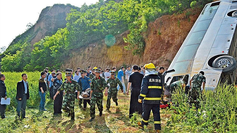 Новости: Авария автобуса в Китае: погибло 26 человек