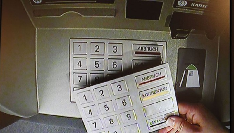 Деньги: Красть из банкоматов стало сложнее