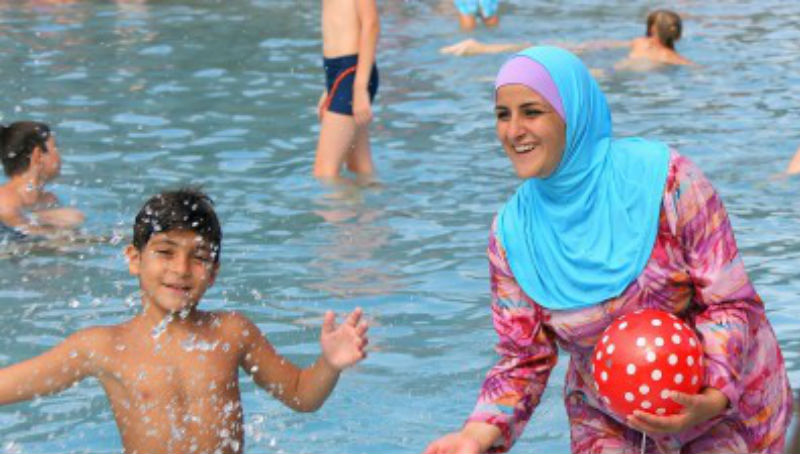 Новости: В чем купаться мусульманкам? Споры не утихают