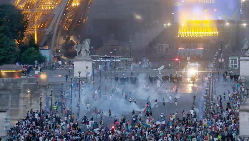 Новости: Португальцы празднуют: полиция задержала 40 фанов