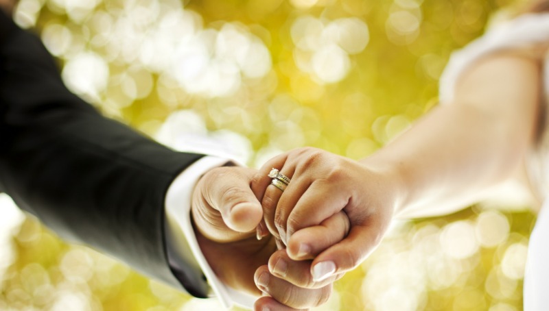 Закон и право: Совет юриста: как выйти замуж за нелегала?