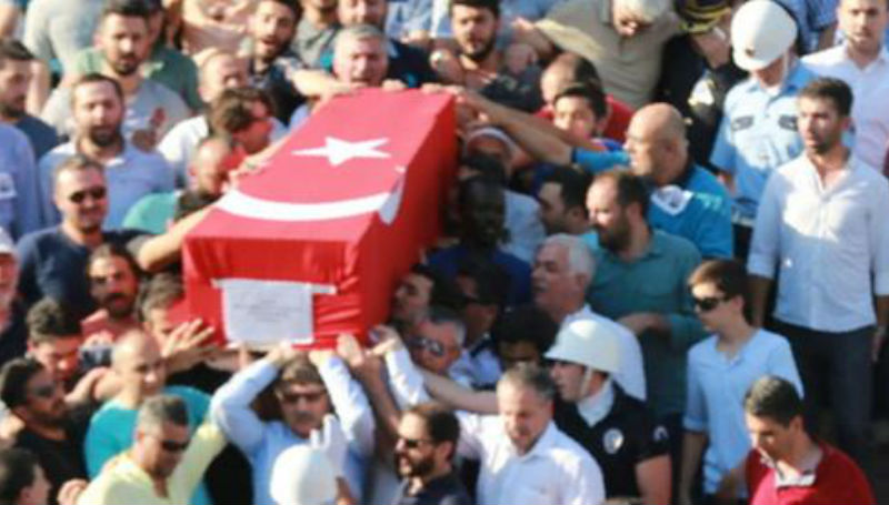 Новости: В Турции требуют смертной казни для участников путча