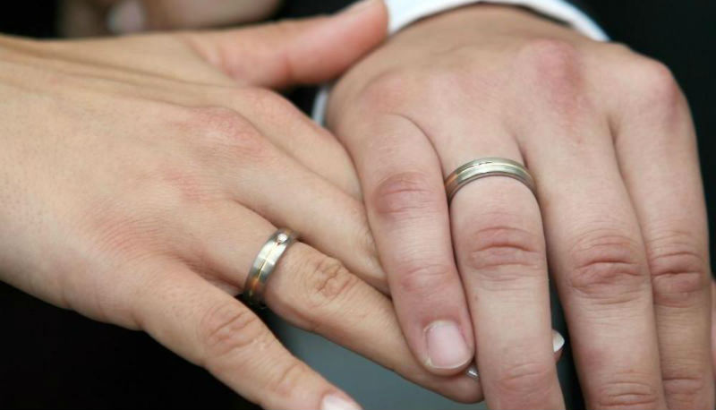 Общество: Врача уволили из-за женитьбы