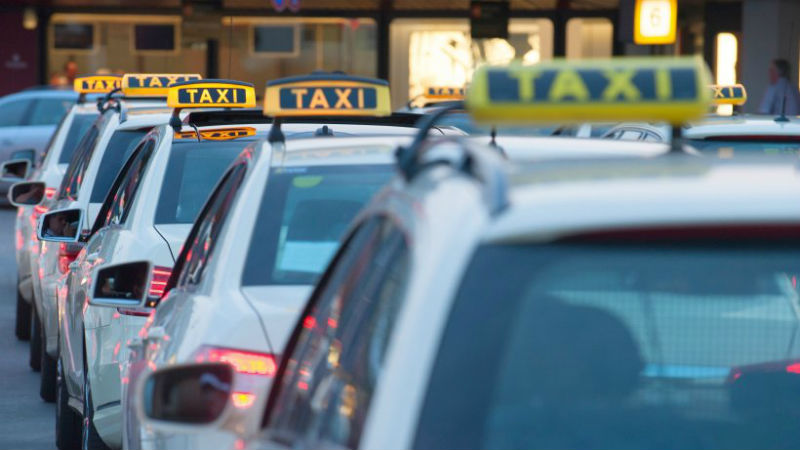 Общество: Как стать таксистом в Берлине