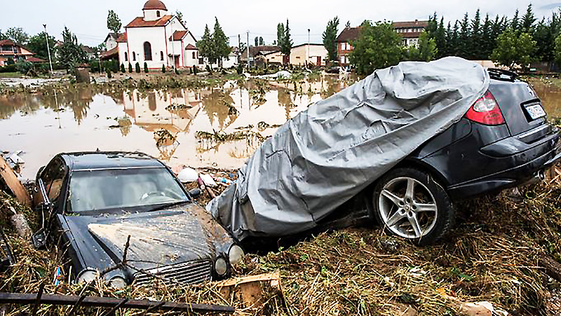Новости: Наводнения в Македонии унесли жизни 20 людей