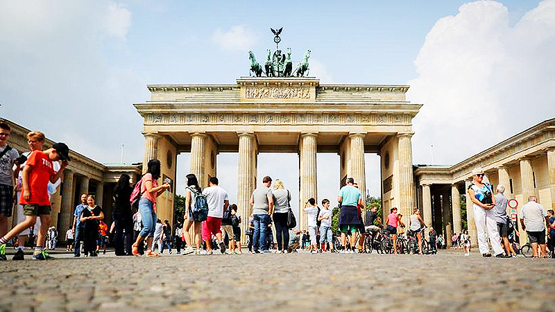 Новости: В Берлин... В Берлин... Туристы бьют все рекорды