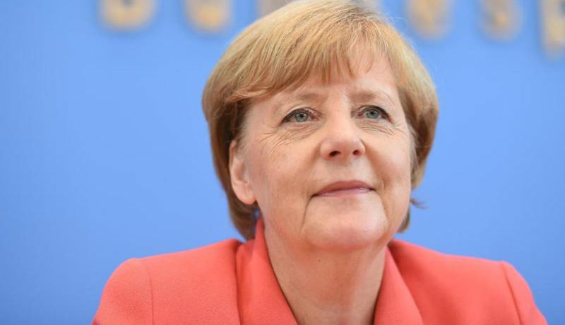 Новости: Меркель вернулась из отпуска