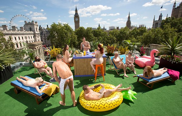 Новости: В Лондоне открылся бар для нудистов с видом на Биг-Бен