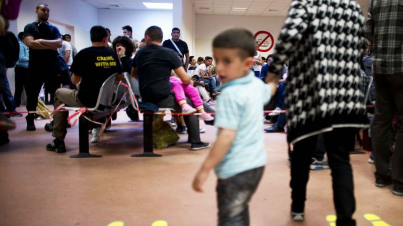 Новости: В Берлине открылся центр помощи иммигрантам