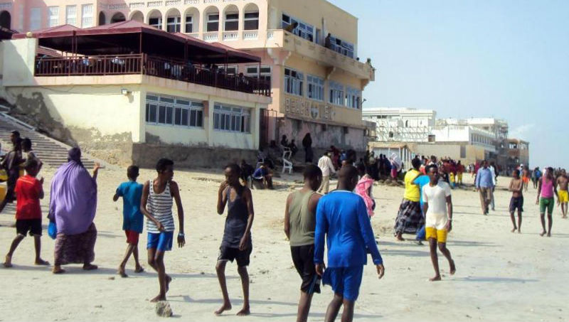 Новости: Теракт в Сомали: машина со взрывчаткой и 30 заложников