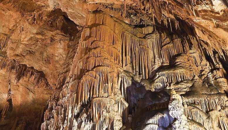 Происшествия: Немецкие туристы застряли в пещере под Зальцбургом (фото)