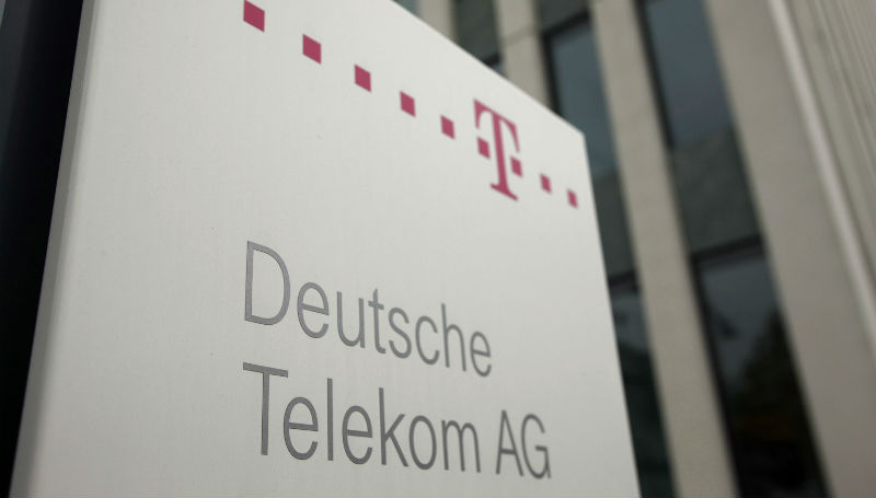 Деньги: Сотрудники  Deutsche Telekom обокрали клиентов на сотни тысяч евро