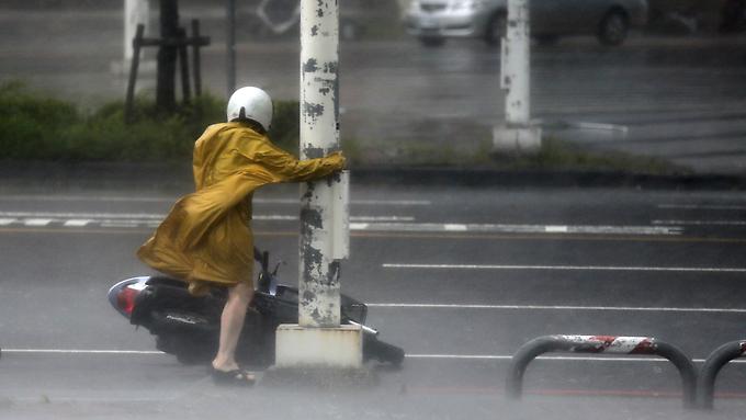 Новости: Супертайфун Меранти обрушился на Китай (видео)