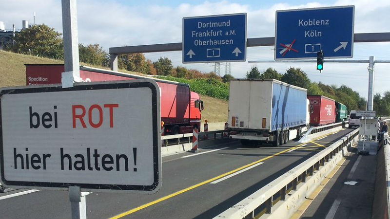 Новости: Водители грузовых автомобилей игнорируют барьерную систему на мосту Леверкузена