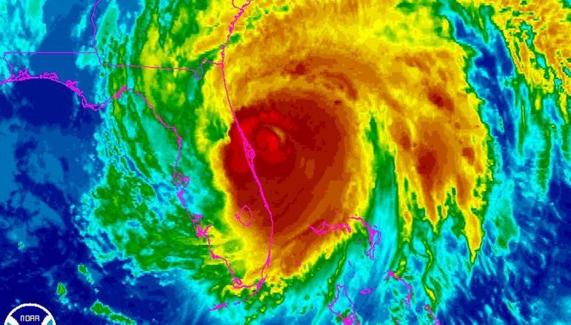 Отовсюду обо всем: Ураган Мэтью добрался до Флориды (видео)