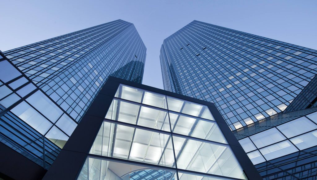Происшествия: Deutsche Bank завершил третий квартал с чистой прибылью