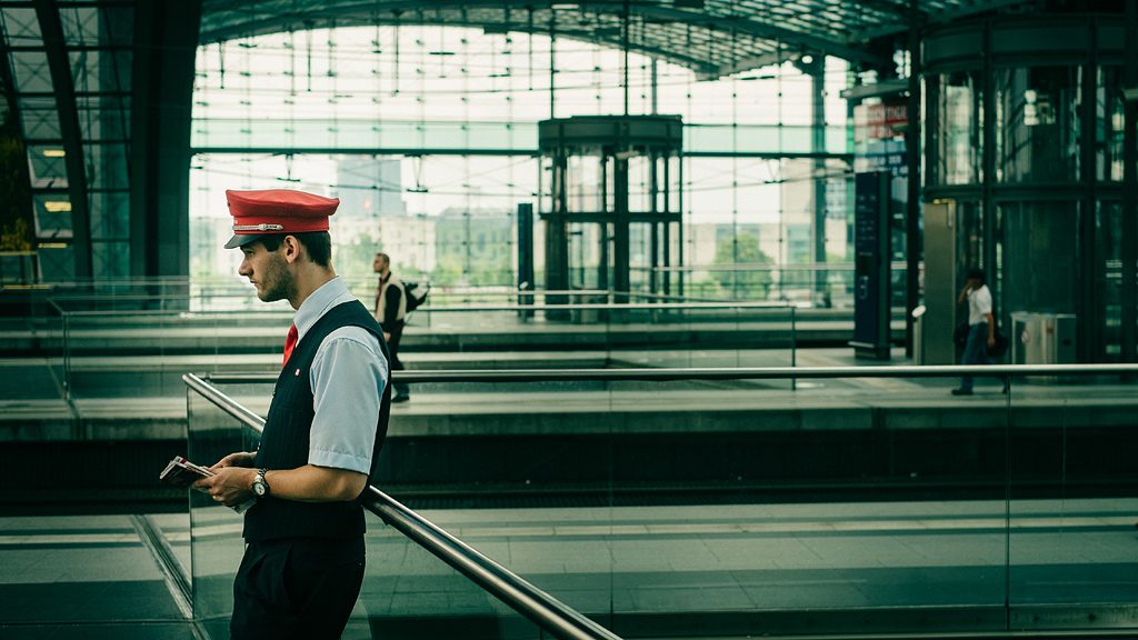 Общество: S-Bahn планирует усилить безопасность в поездах и на станциях