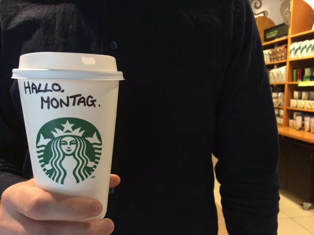 Общество: Starbucks в Гамбурге берет 4 евро за воду для бездомных