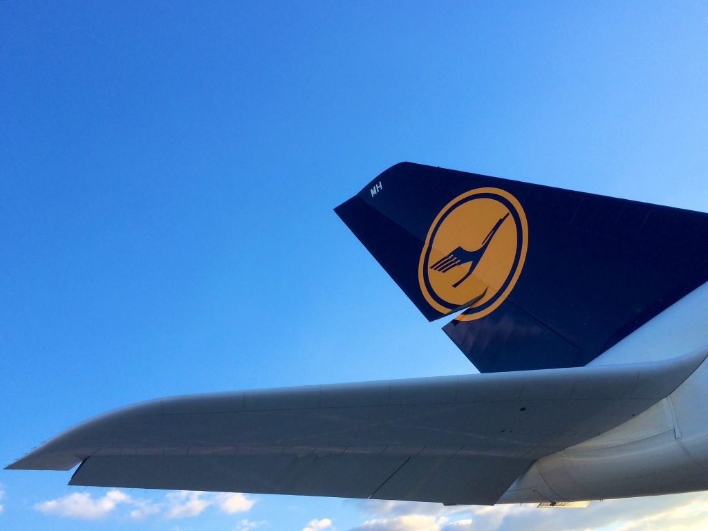 Новости: Пилоты и бортпроводники Lufthansa планируют новые забастовки в канун Рождества