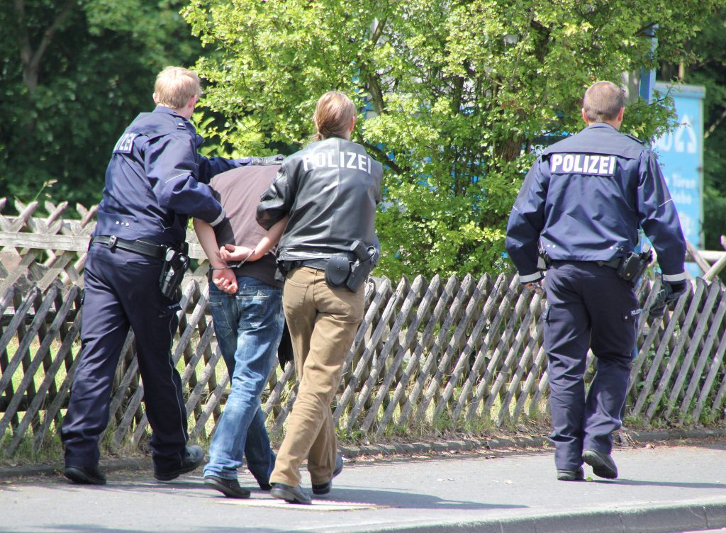 Закон и право: В Берлине полиция арестовала предполагаемого террориста