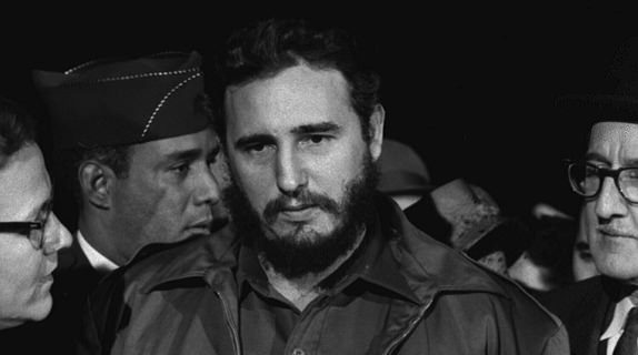 Отовсюду обо всем: В возрасте 90 лет скончался Фидель Кастро