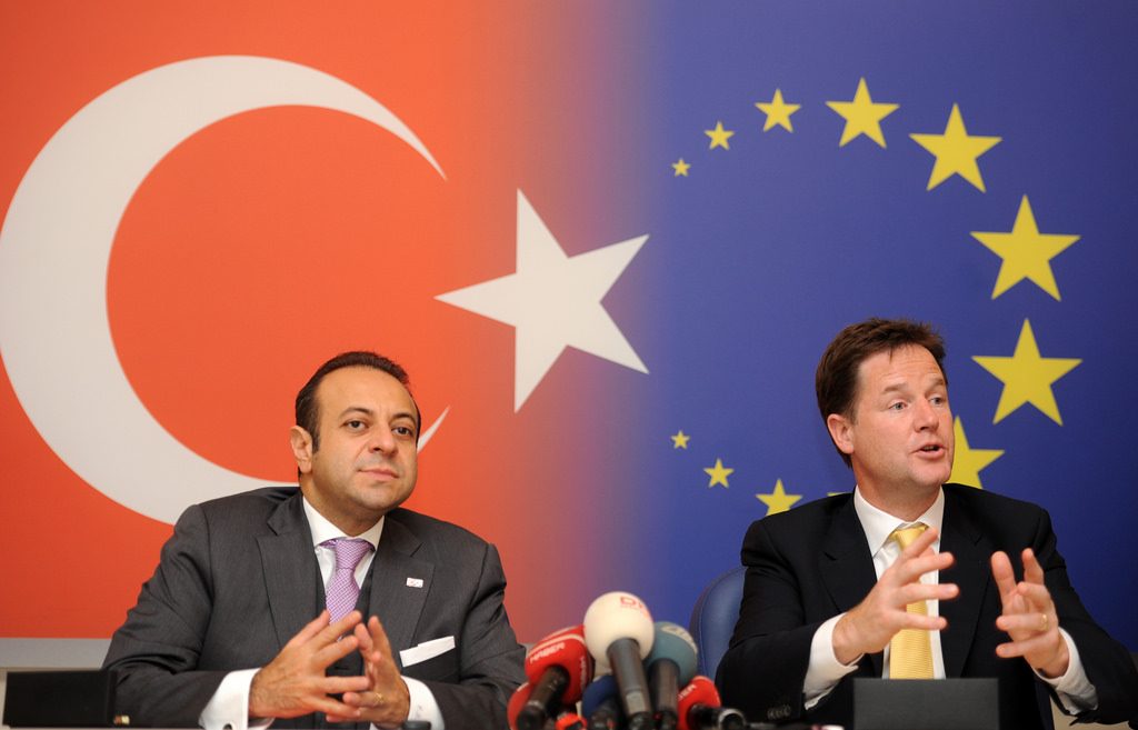 Политика: Европейский парламент может прекратить переговоры о членстве Турции в ЕС