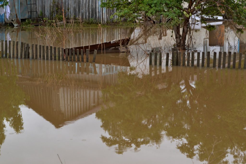 Отовсюду обо всем: Наводнение во Вьетнаме уже забрало жизни 24 человека
