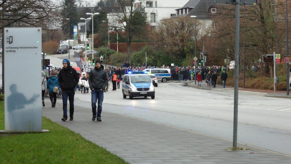 Происшествия: Акция протеста в Киле: пострадало несколько десятков человек