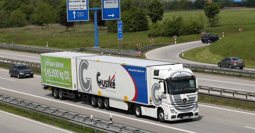 Новости: На дорогах Германии появятся "сверхдлинные" грузовики