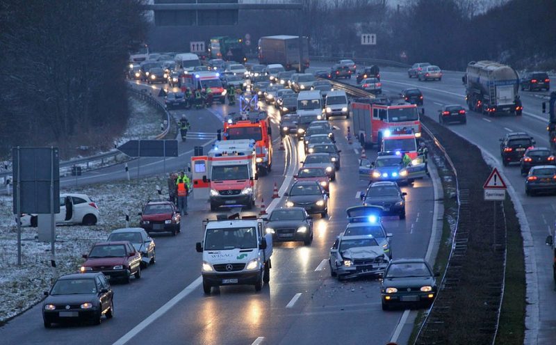 Новости: В пятницу и понедельник на автострадах ожидаются большие пробки