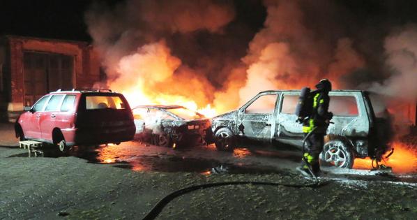 Происшествия: Поджог в Берлине: сгорели 3 автомобиля
