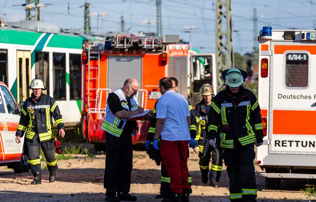 Происшествия: В Варендорфе поезд столкнулся с грузовиком: 8 пострадавших