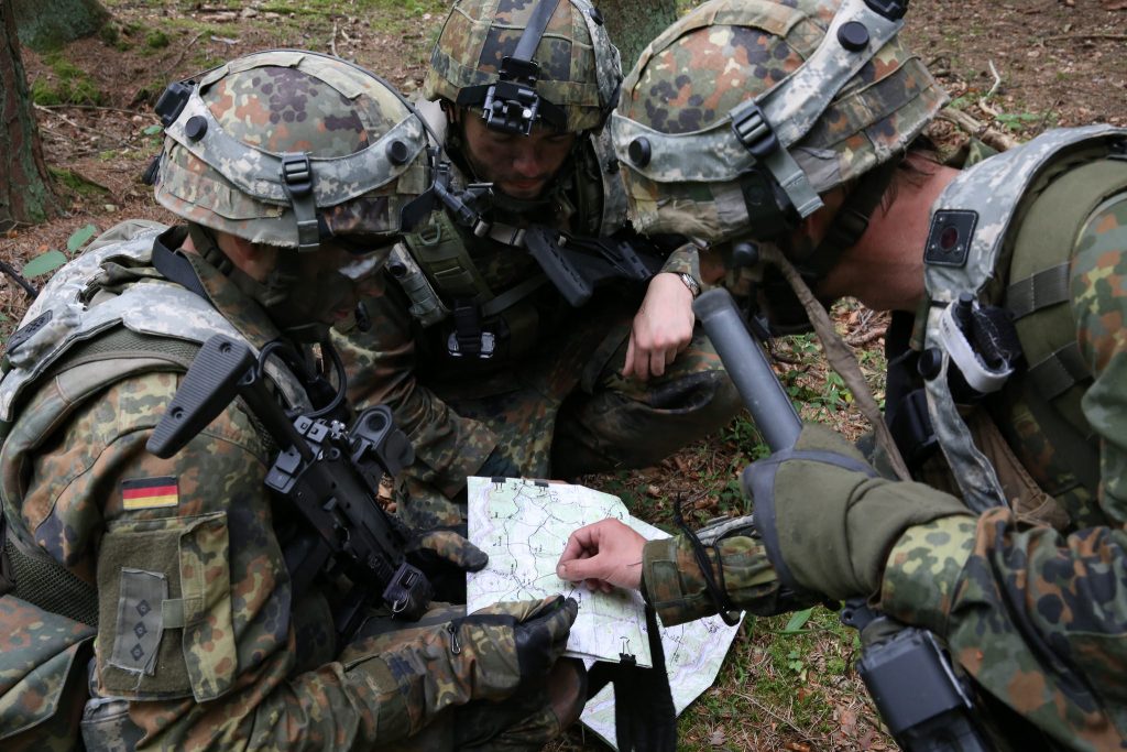 Политика: Финансовые и сексуальные проблемы немецкой армии